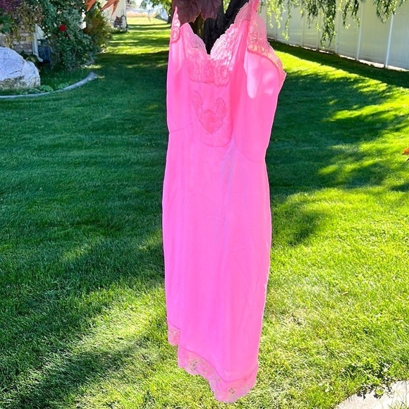 Vintage 60s Barbie Pink Slip - Picture 3 of 10